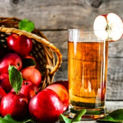 McIntosh Apple Tree -Garden Supplies Sales Store McIntosh apple 3